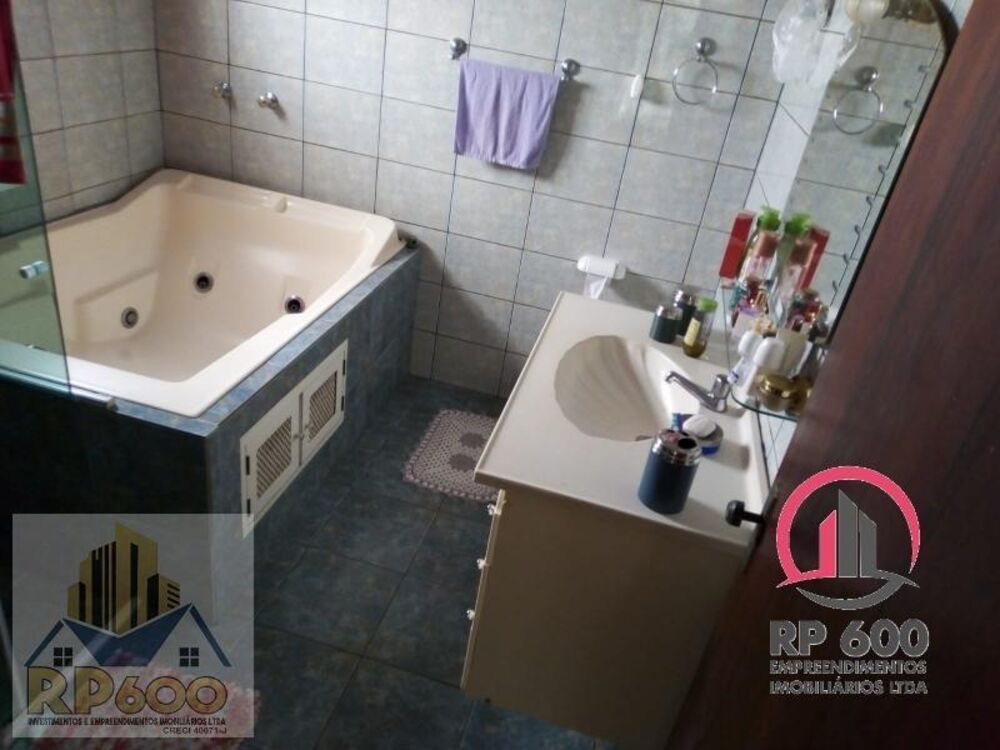 Casa de Condomínio à venda com 6 quartos, 240m² - Foto 11