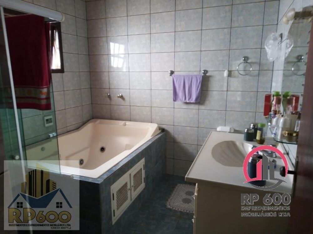 Casa de Condomínio à venda com 6 quartos, 240m² - Foto 9