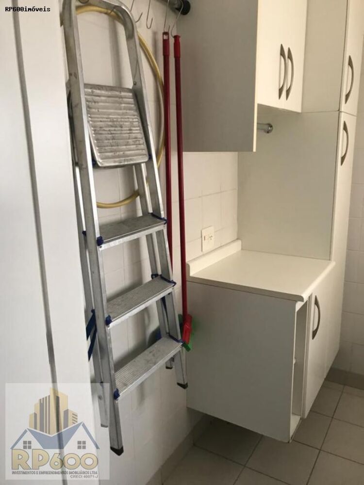 Apartamento para alugar com 3 quartos, 98m² - Foto 9