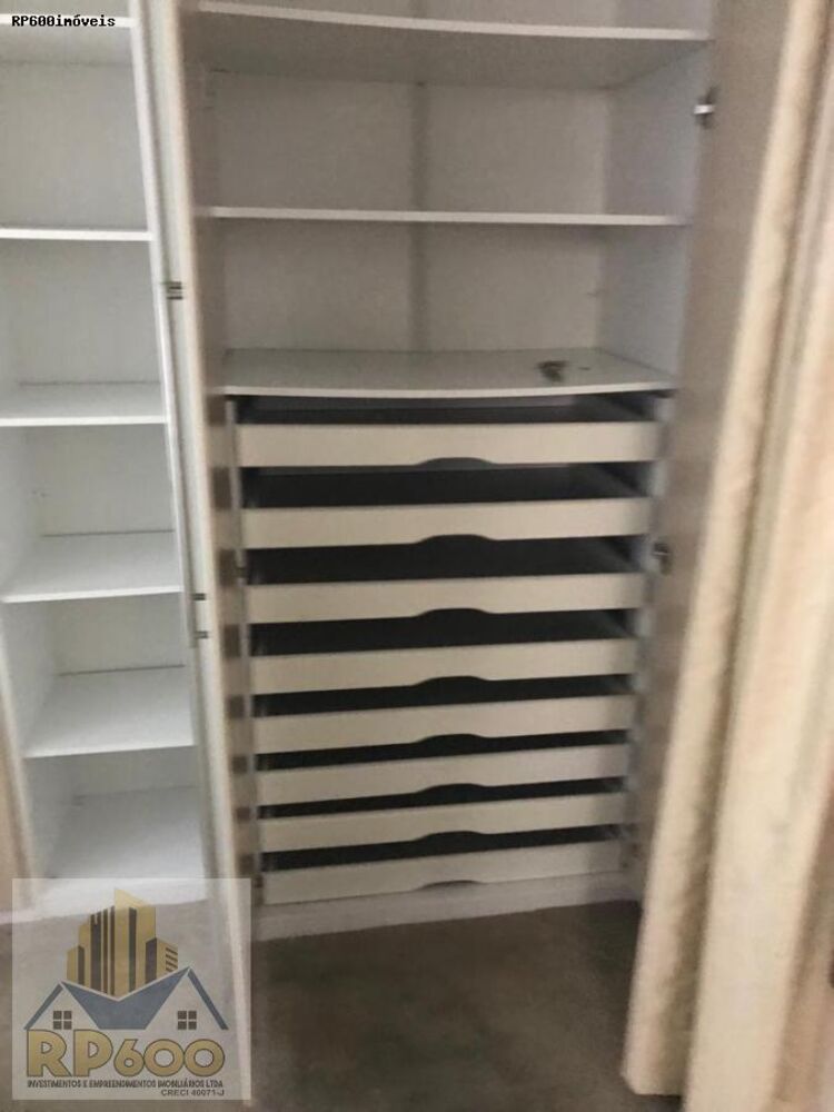 Apartamento para alugar com 3 quartos, 98m² - Foto 12