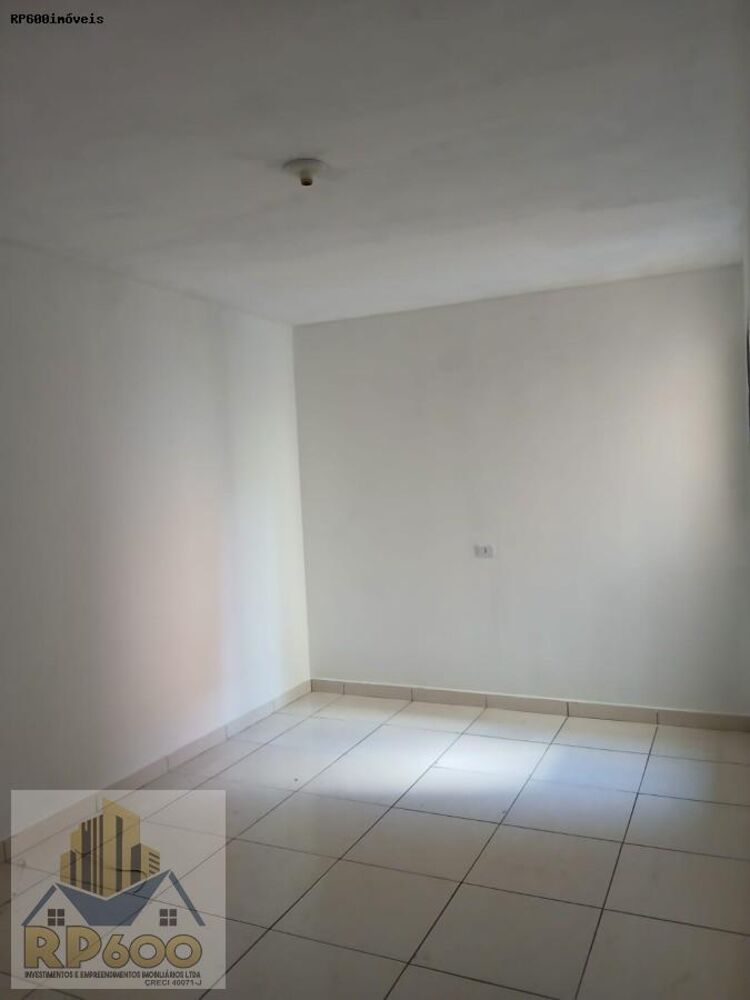 Casa para alugar com 2 quartos, 40m² - Foto 6