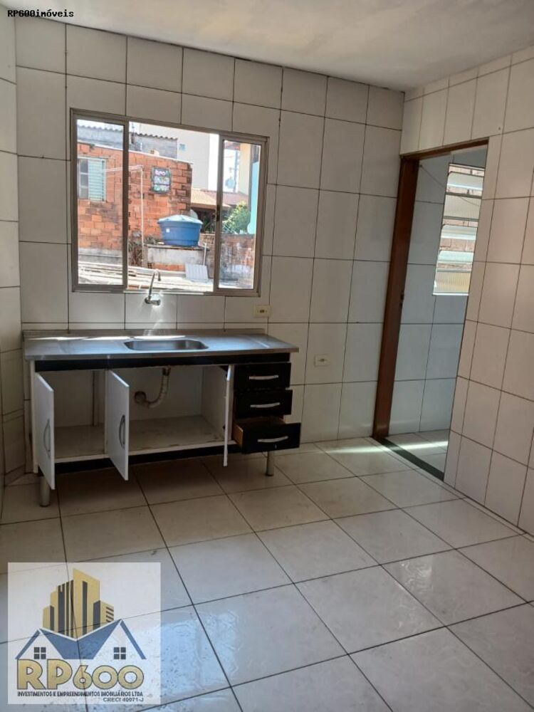 Casa para alugar com 2 quartos, 40m² - Foto 1