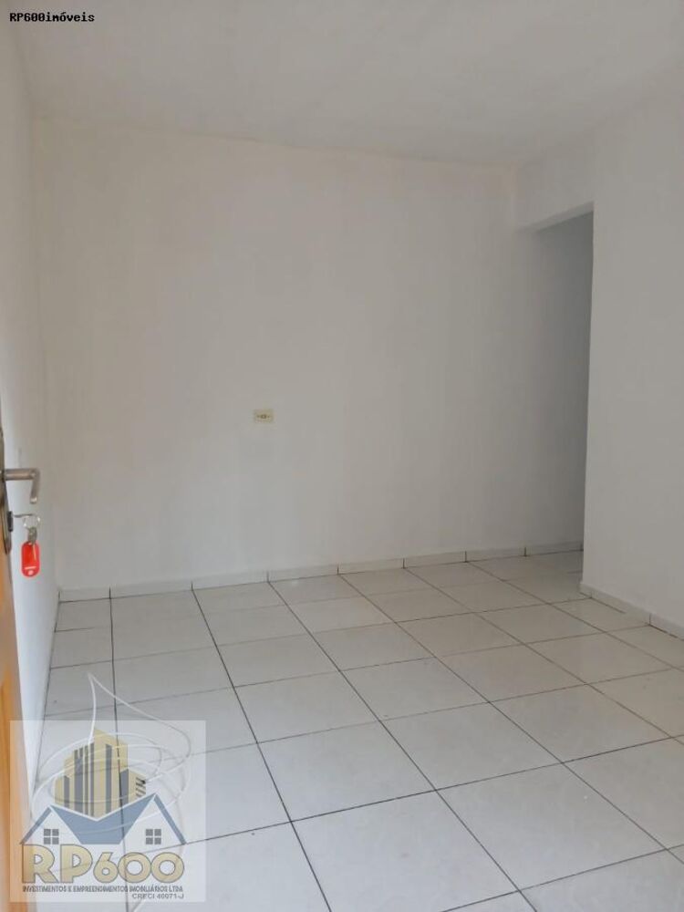 Casa para alugar com 2 quartos, 40m² - Foto 3