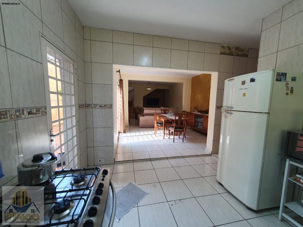 Casa, 3 quartos, 131 m² - Foto 3