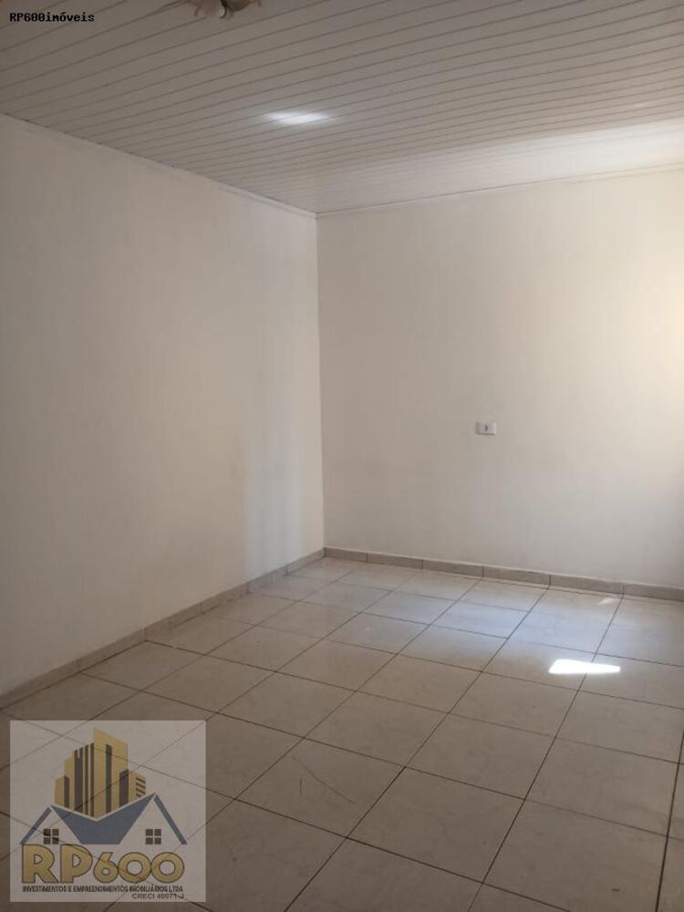 Casa para alugar com 2 quartos, 40m² - Foto 6