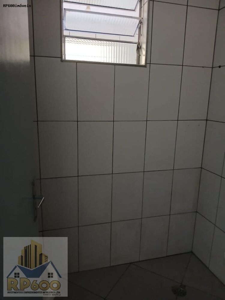 Casa para alugar com 2 quartos, 40m² - Foto 5