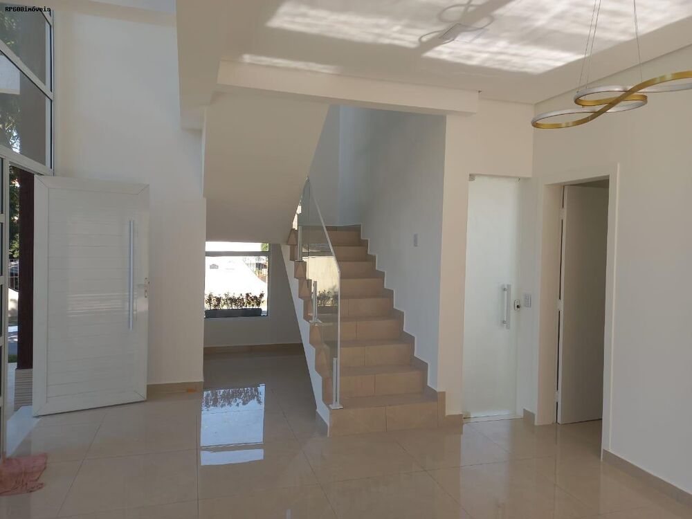 Casa à venda com 3 quartos, 300m² - Foto 2