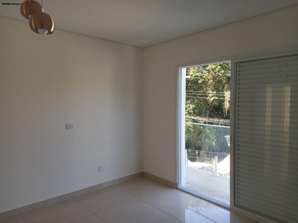 Casa à venda com 3 quartos, 300m² - Foto 4