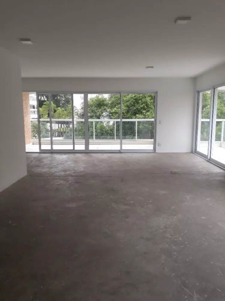 Apartamento, 3 quartos, 217 m² - Foto 1