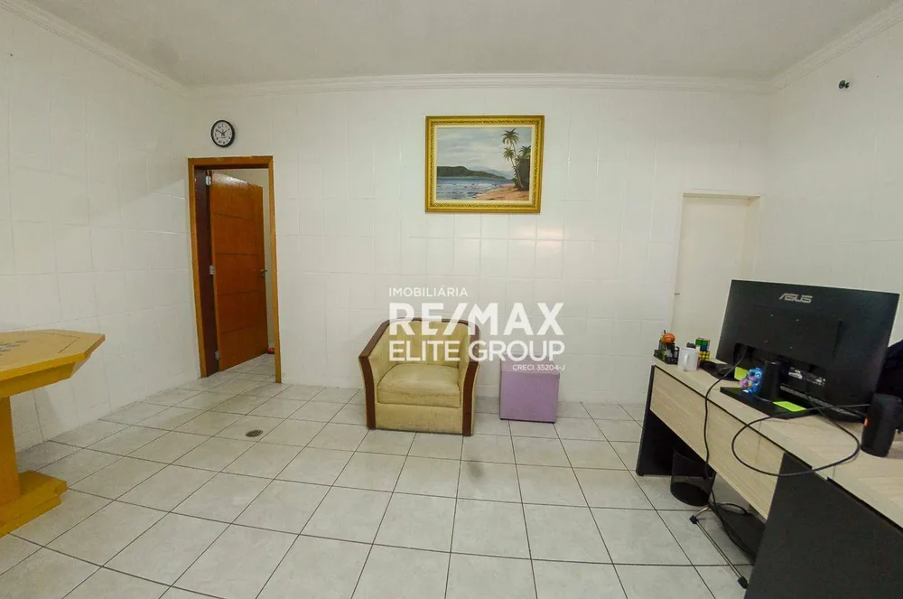 Casa, 3 quartos, 216 m² - Foto 2