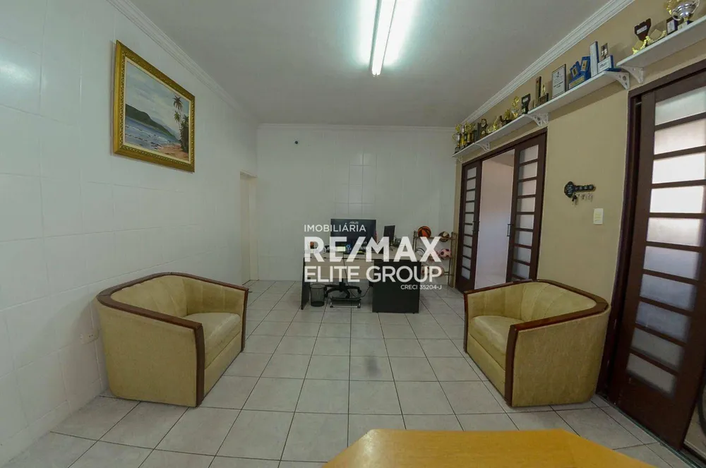 Casa, 3 quartos, 216 m² - Foto 3