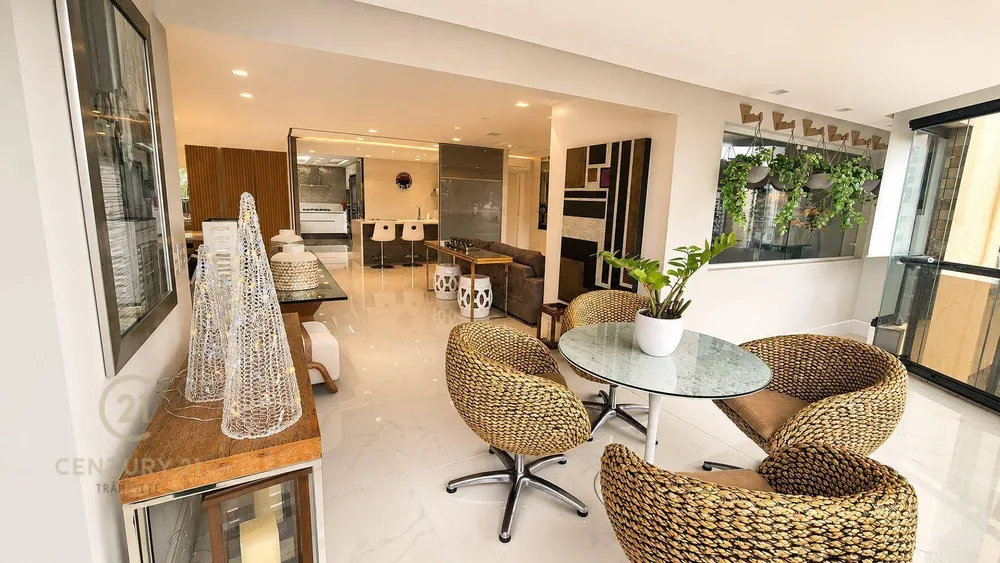 Apartamento, 3 quartos, 247 m² - Foto 2