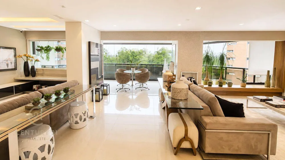 Apartamento, 3 quartos, 247 m² - Foto 1