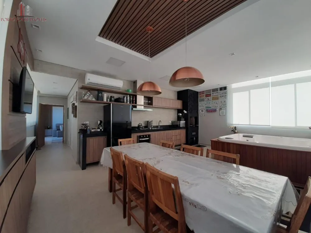 Cobertura, 3 quartos, 211 m² - Foto 2
