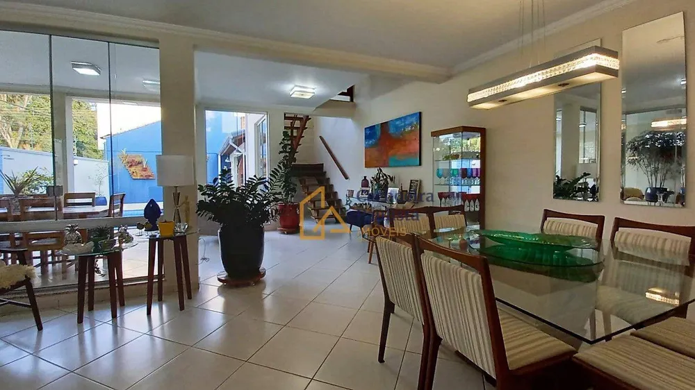 Casa, 3 quartos, 239 m² - Foto 4