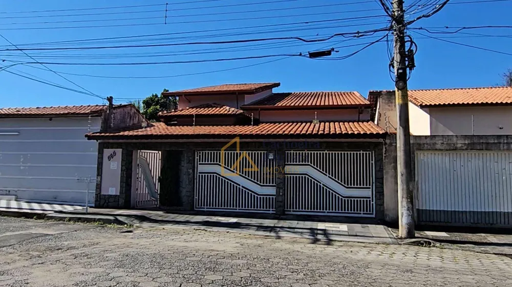 Casa, 3 quartos, 229 m² - Foto 1