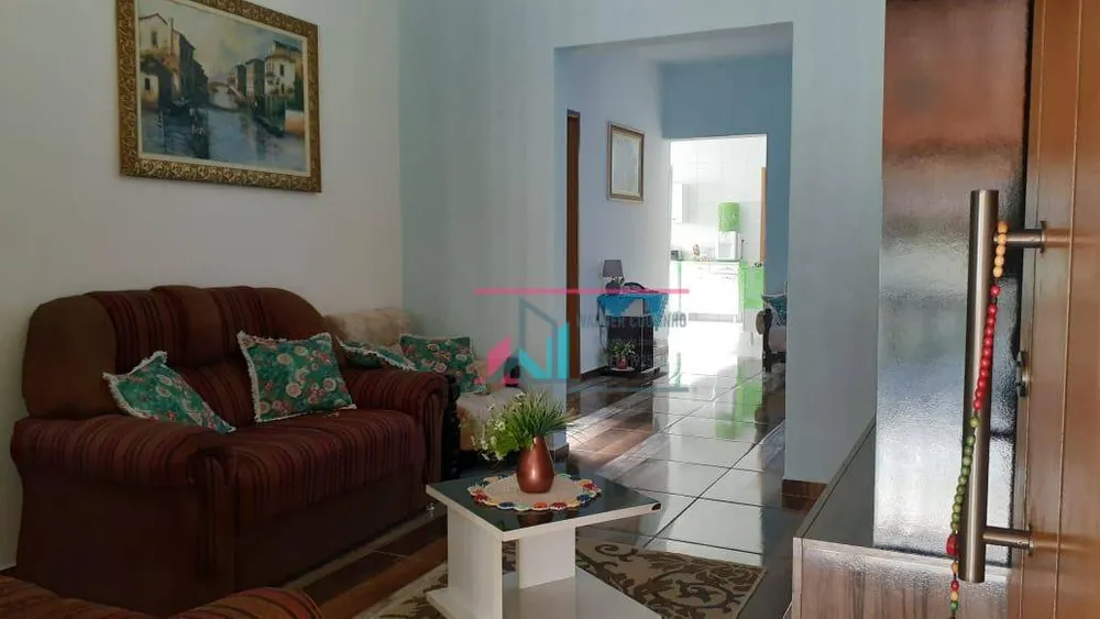 Casa, 4 quartos, 210 m² - Foto 1