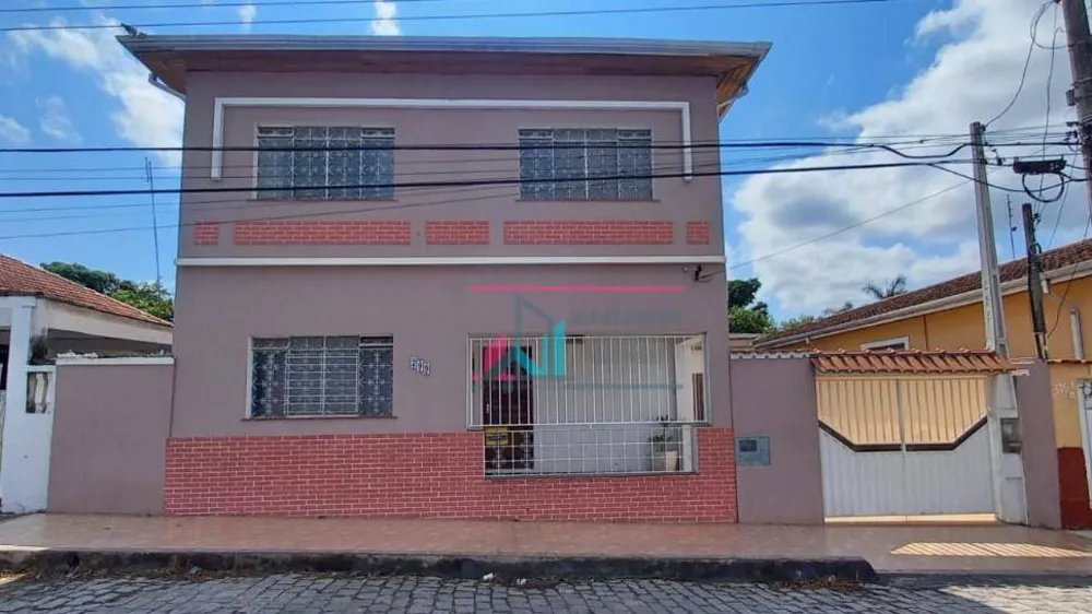 Sobrado, 3 quartos, 252 m² - Foto 1