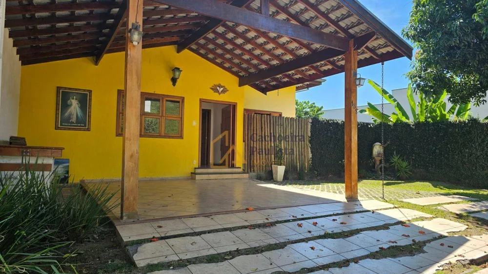 Casa, 6 quartos, 228 m² - Foto 1