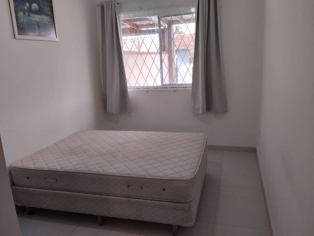 Casa à venda com 3 quartos, 90m² - Foto 2