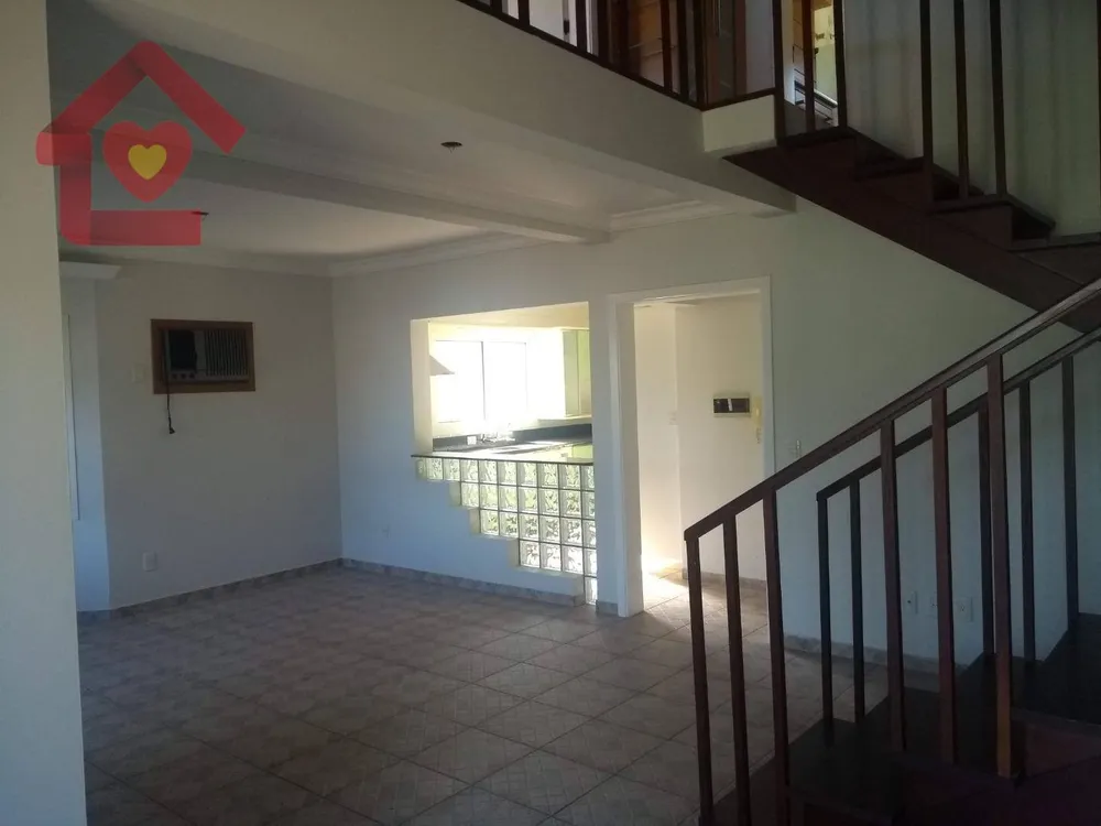 Casa, 3 quartos, 230 m² - Foto 4