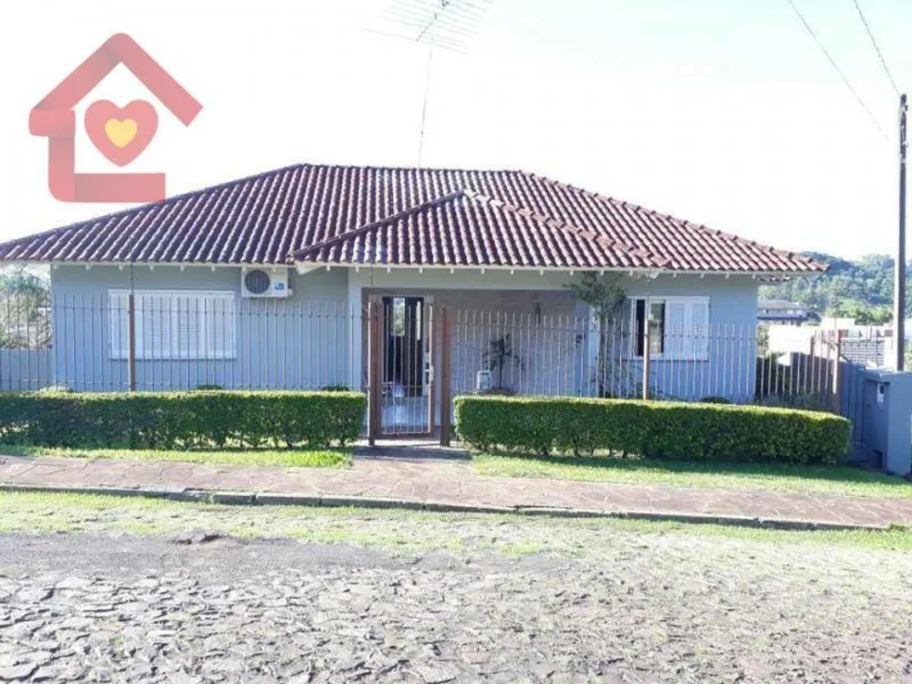 Casa, 3 quartos, 194 m² - Foto 1