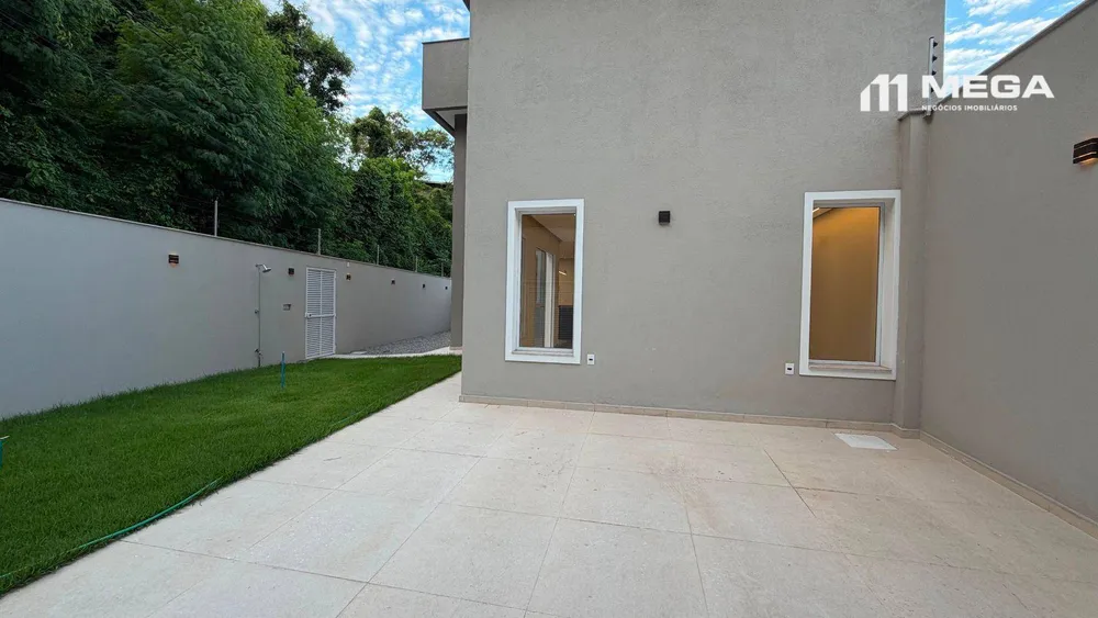 Casa, 3 quartos, 207 m² - Foto 3