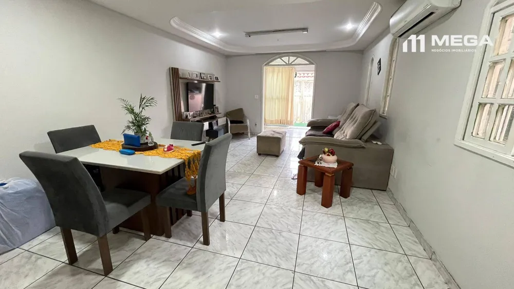 Casa, 4 quartos, 216 m² - Foto 1