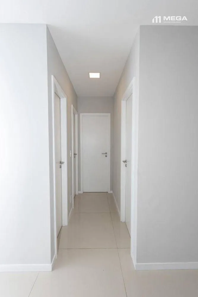 Apartamento, 3 quartos, 176 m² - Foto 2