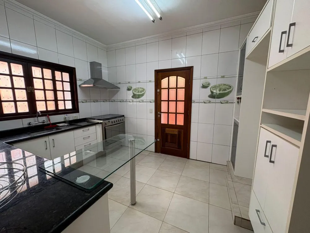 Casa, 3 quartos, 190 m² - Foto 2