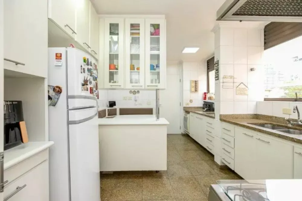 Apartamento, 3 quartos, 225 m² - Foto 1