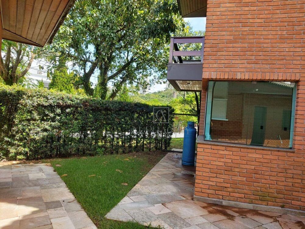 Casa de Condomínio para alugar com 4 quartos, 600m² - Foto 4