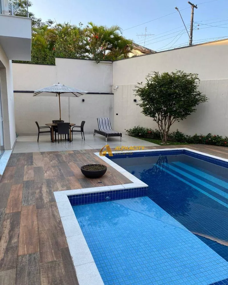 Casa de Condomínio, 4 quartos - Foto 1
