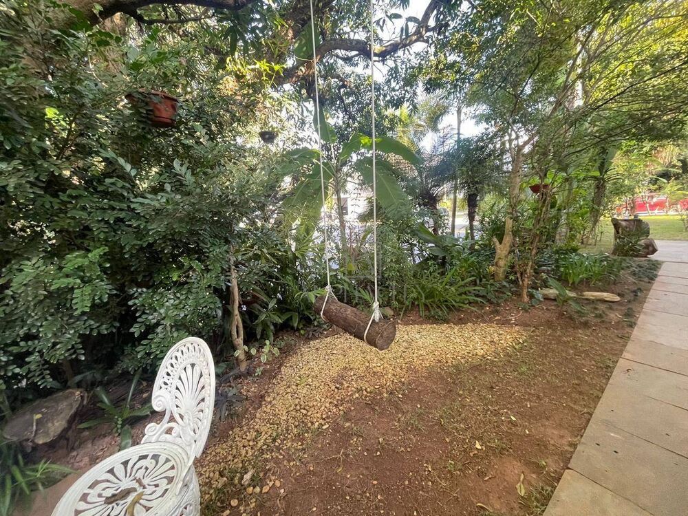 Casa de Condomínio à venda com 3 quartos, 300m² - Foto 1