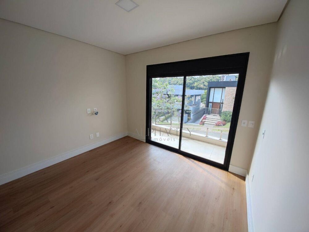 Casa de Condomínio à venda com 4 quartos, 303m² - Foto 32