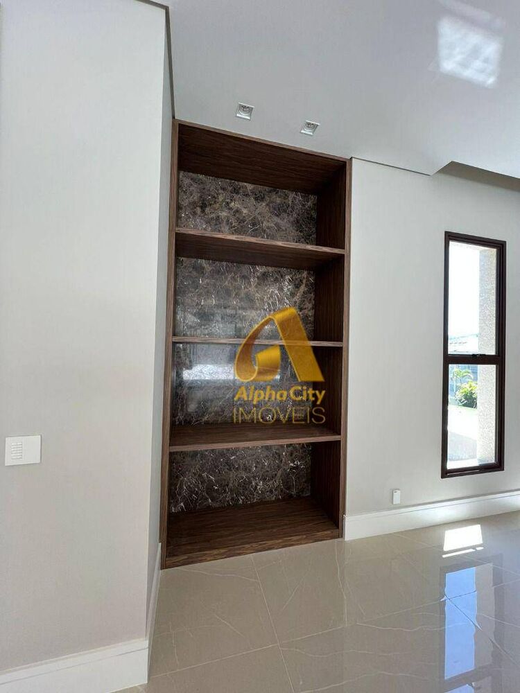 Casa de Condomínio à venda com 4 quartos, 650m² - Foto 2