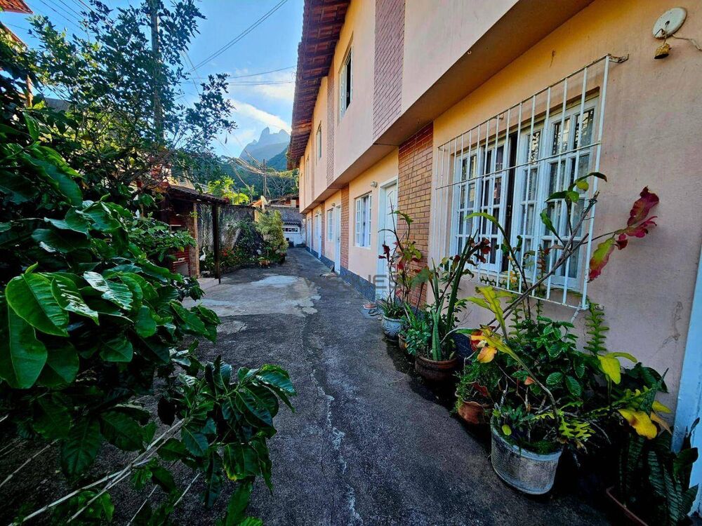 Casa à venda com 2 quartos, 50m² - Foto 1
