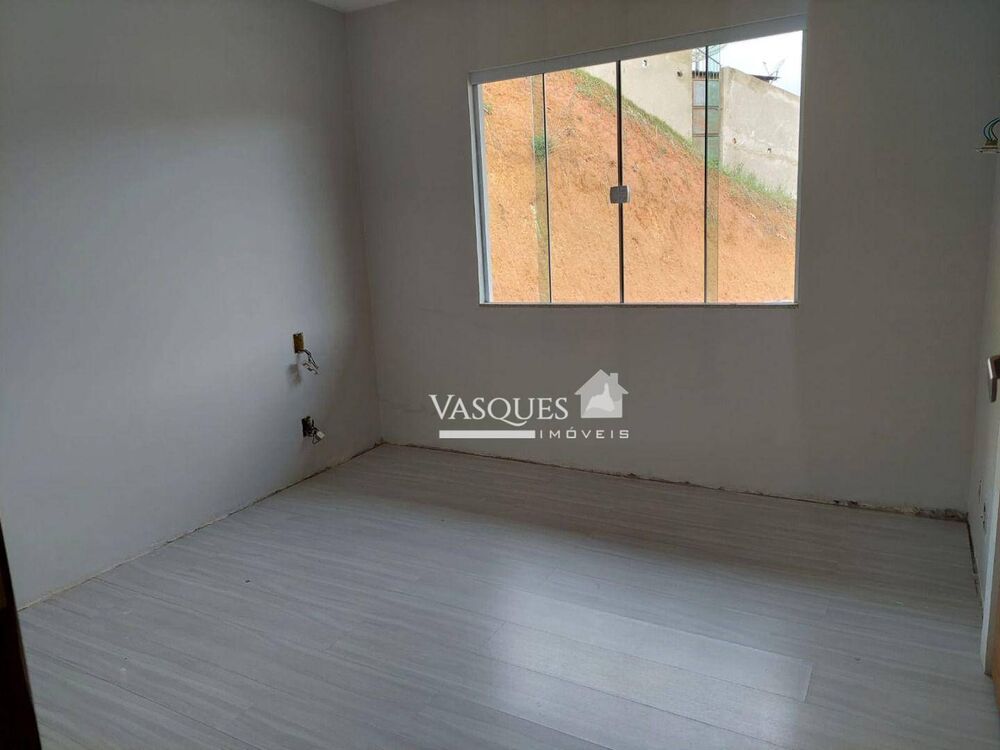 Casa à venda com 3 quartos, 195m² - Foto 4