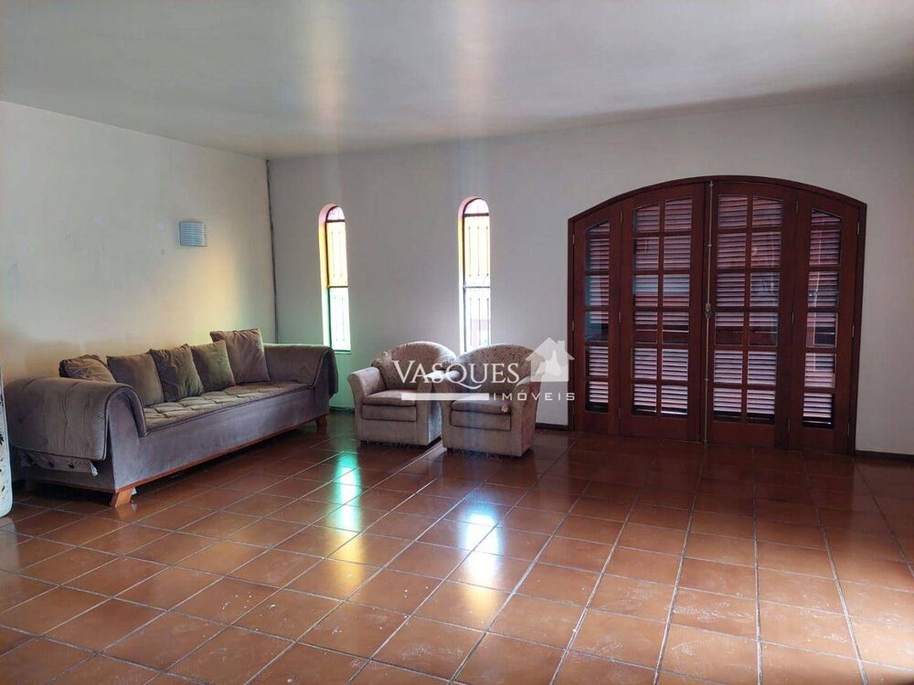 Casa à venda com 3 quartos, 195m² - Foto 2