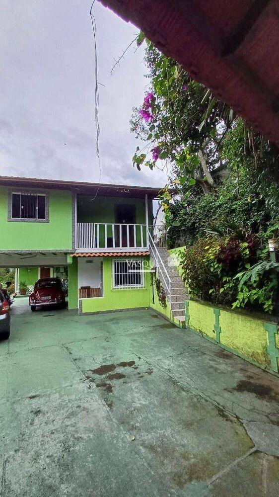 Casa à venda com 5 quartos, 204m² - Foto 2