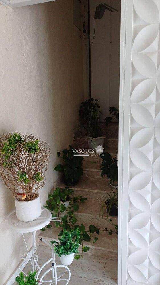 Casa à venda com 5 quartos, 204m² - Foto 6