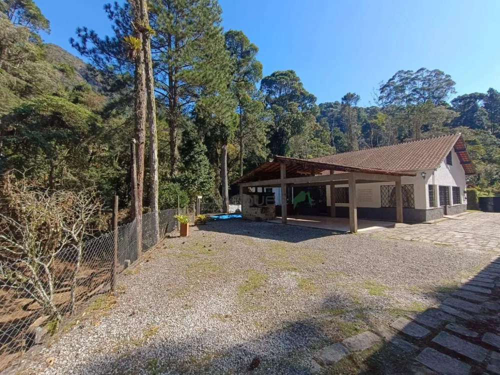 Casa, 4 quartos, 253 m² - Foto 1