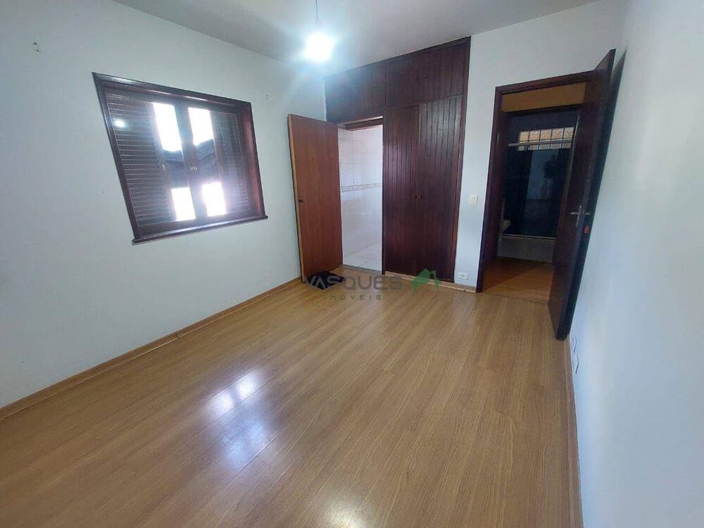 Casa, 4 quartos, 195 m² - Foto 2