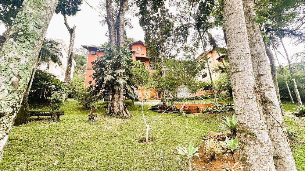Casa de Condomínio à venda com 4 quartos, 243m² - Foto 2