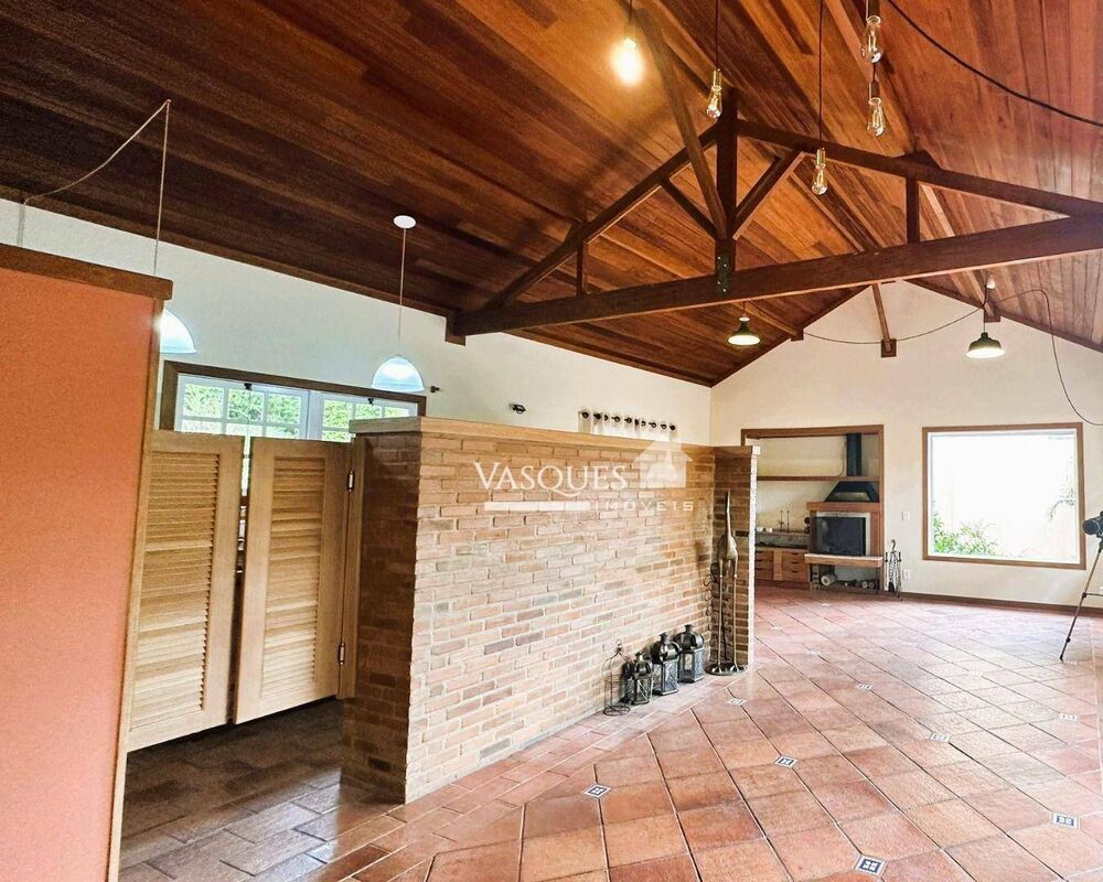 Casa de Condomínio à venda com 4 quartos, 243m² - Foto 4