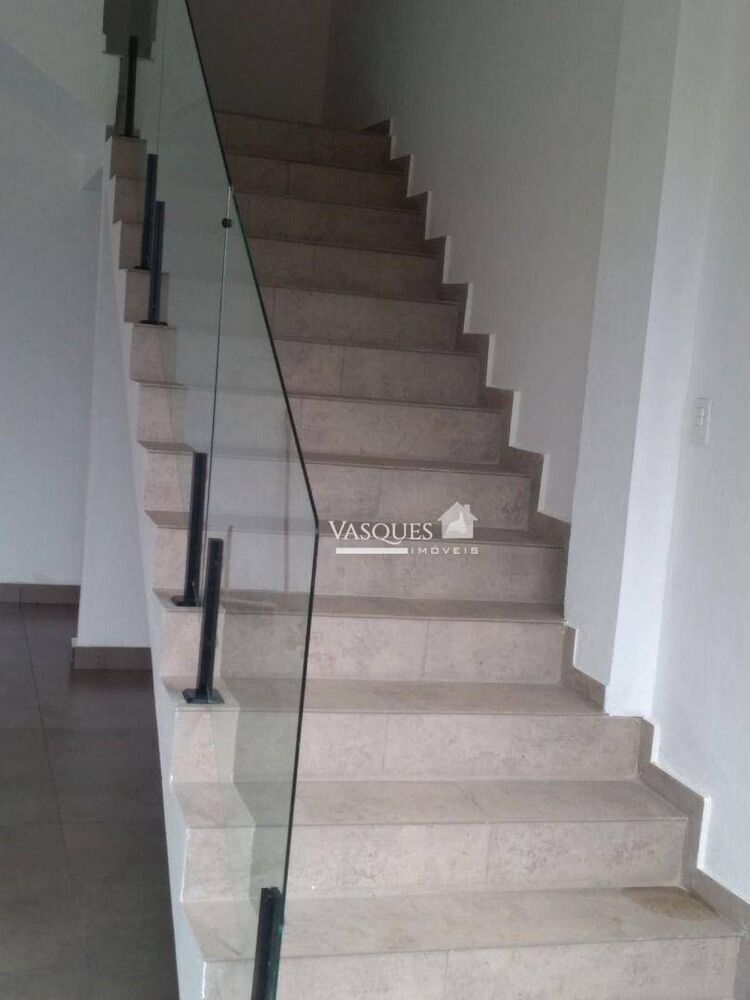 Casa à venda com 3 quartos, 234m² - Foto 11