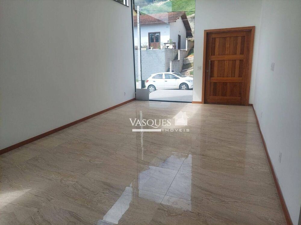 Casa à venda com 3 quartos, 234m² - Foto 3