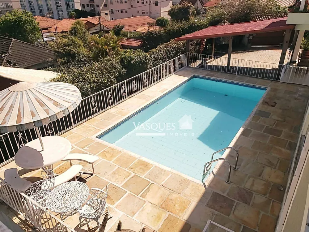 Casa, 4 quartos, 253 m² - Foto 1