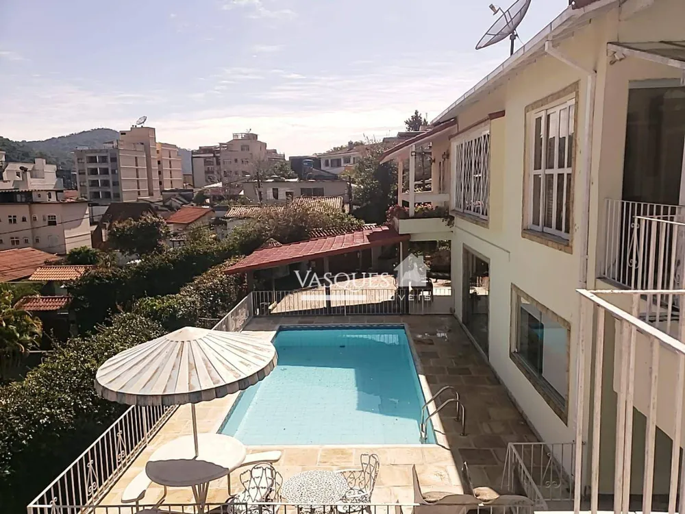 Casa, 4 quartos, 253 m² - Foto 1