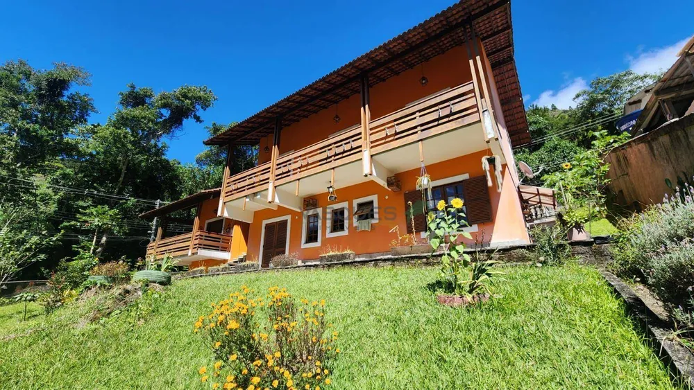 Casa, 4 quartos, 240 m² - Foto 1
